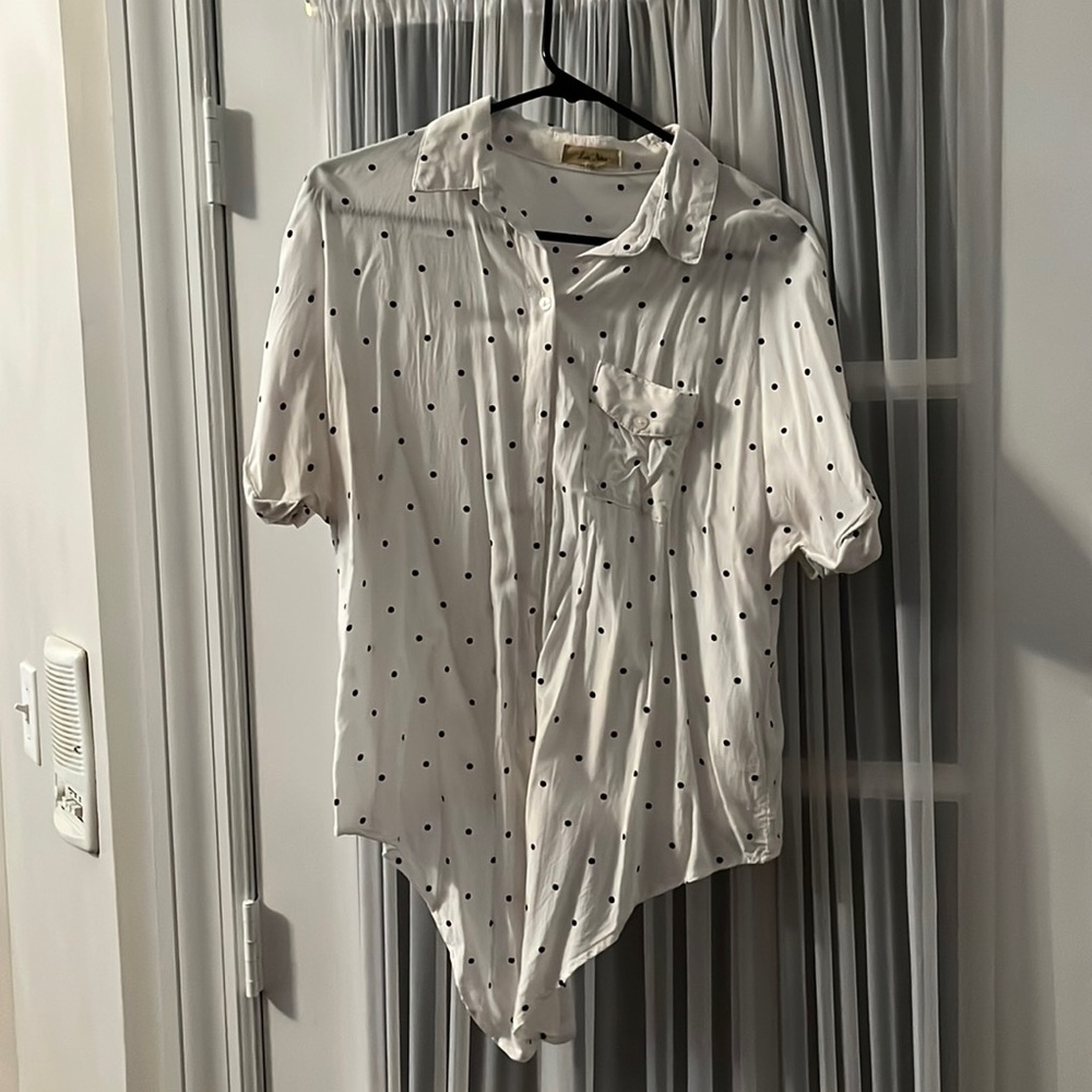 Black and white polkadot shirt with tie front size large